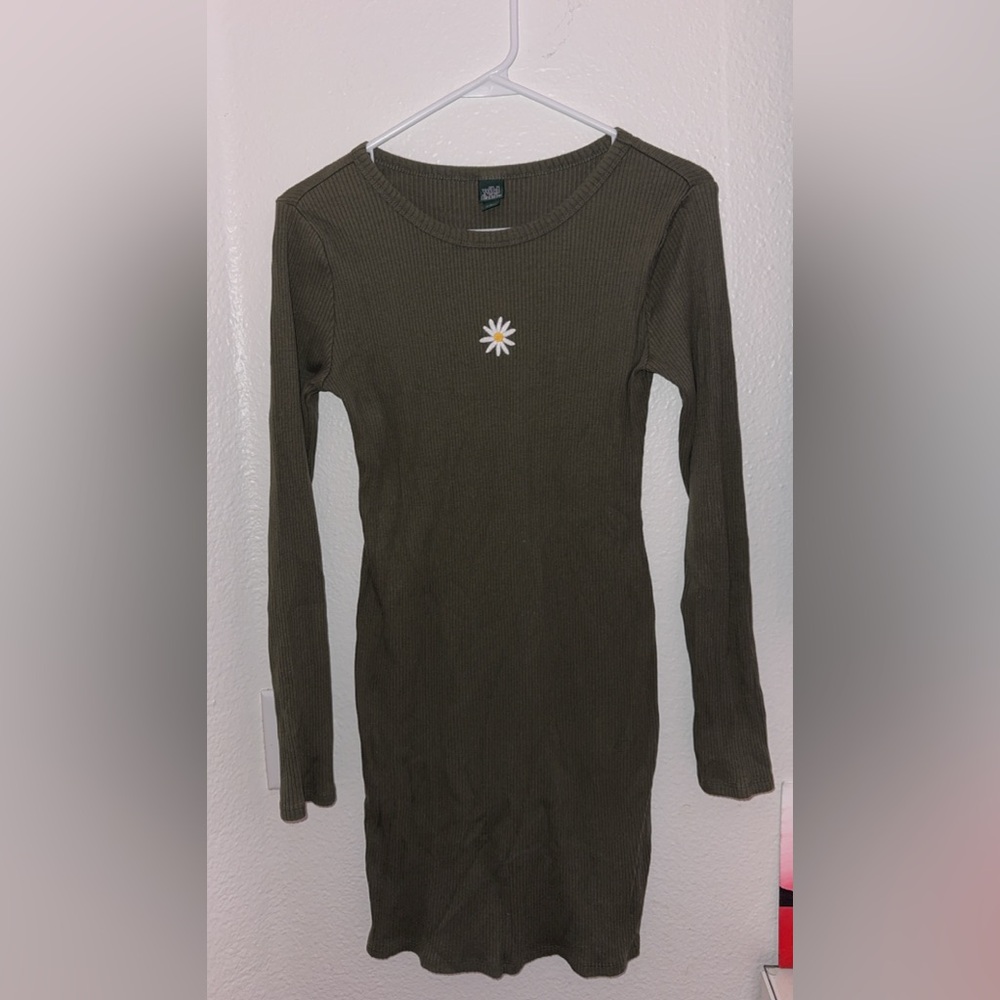 Wild Fable Olive green Ribbed Long Sleeve dress with Daisy